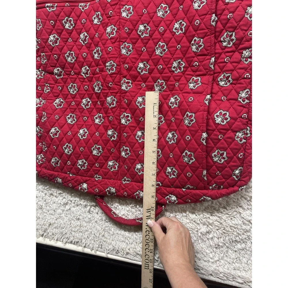 Vera Bradley Garment Bag Red Paisley Pockets Zipper Large Great Condition